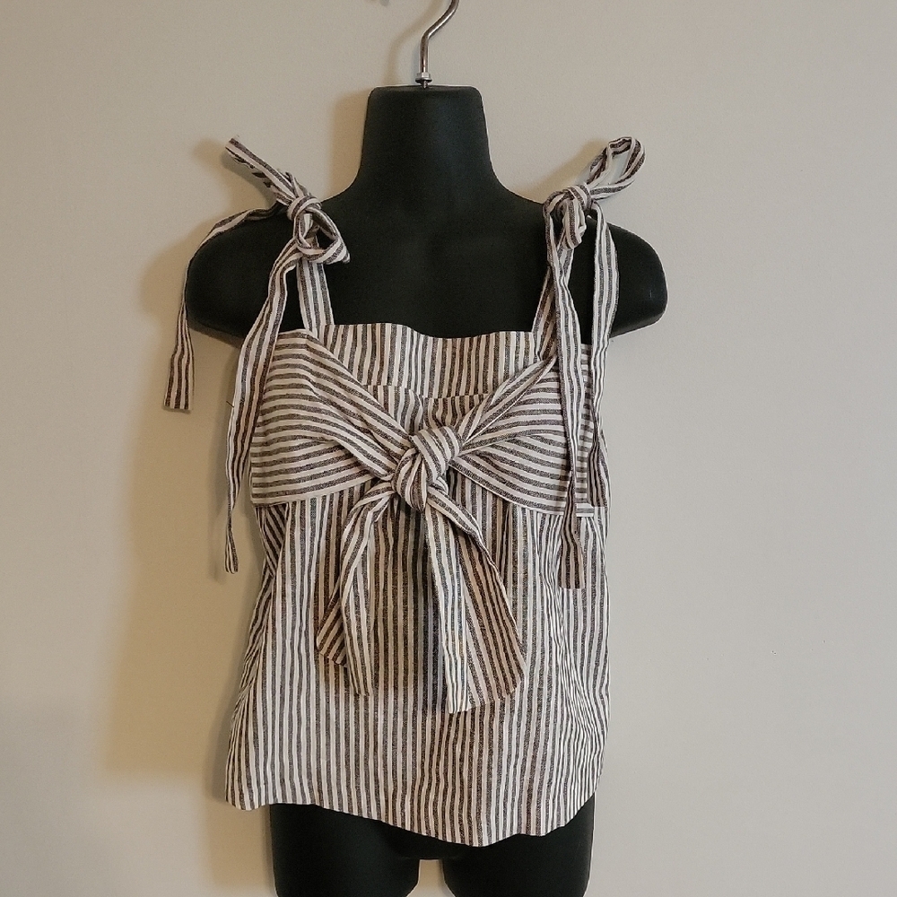 Moon River Black and White Smocked Tie Front Tank Top
